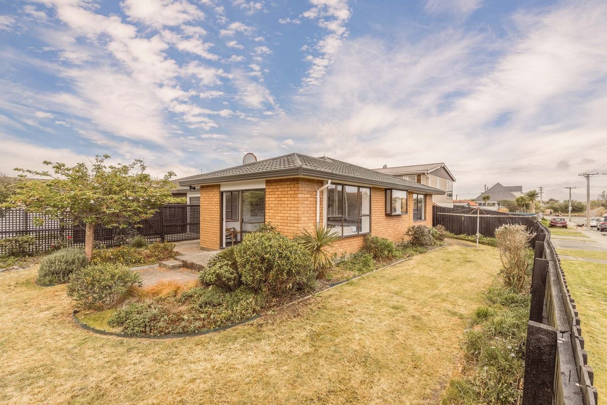 1/16 Pacific Road, North New Brighton, Christchurch - Carousel 16