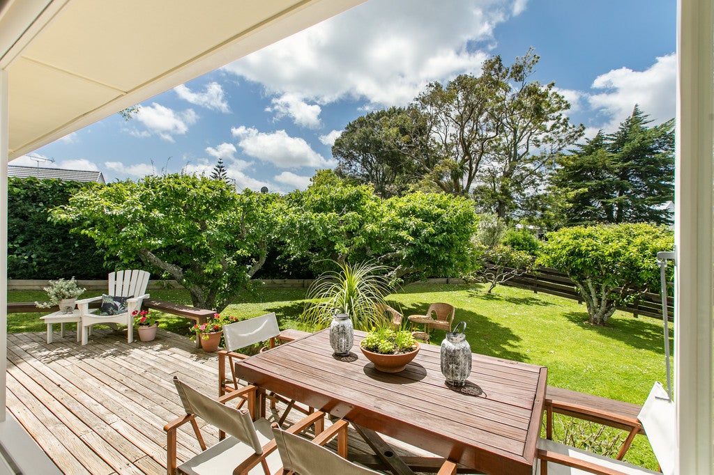 20 Japonica Drive, Beach Haven, Auckland - Carousel 2