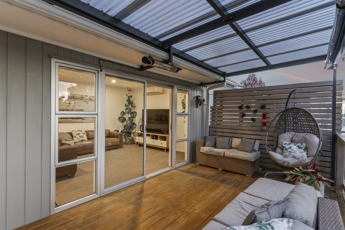 29 Malvina Place, Bucklands Beach, Auckland - Carousel 2