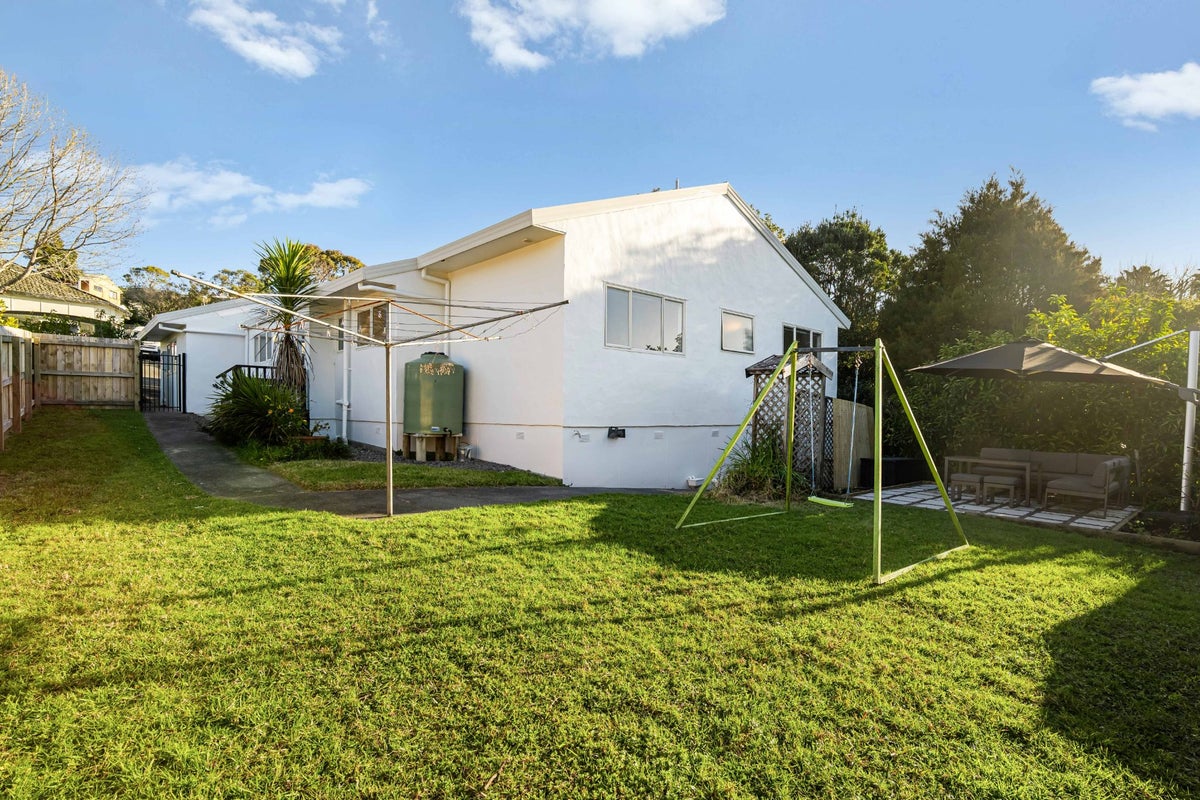 19 Brookvale Park, Stanmore Bay, Whangaparaoa - Carousel 2