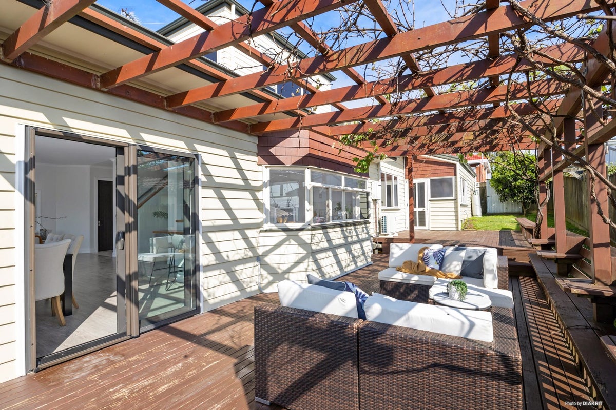 53A Lynwood Road, New Lynn, Auckland - Carousel 2