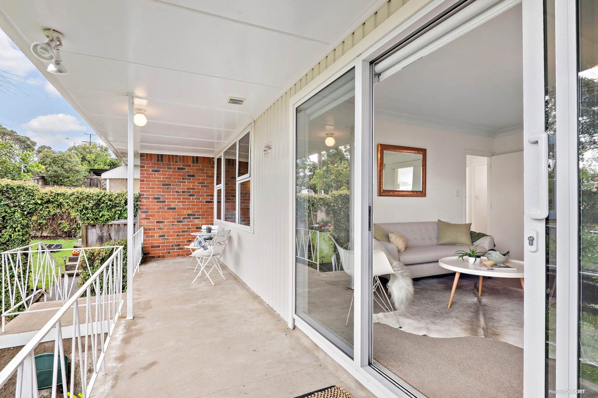 2/119 Riddell Road, Glendowie, Auckland - Carousel 2