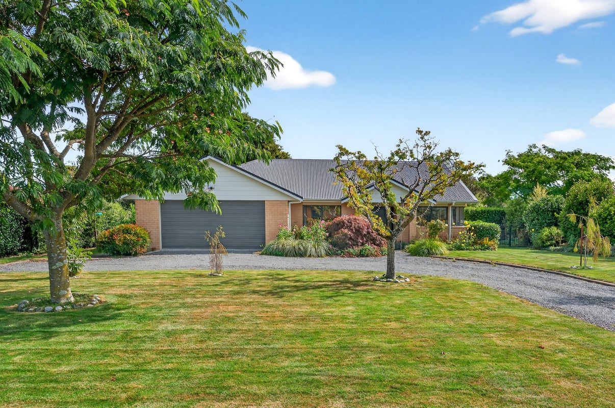 1A Daffodil Grove, Carterton - Carousel 2