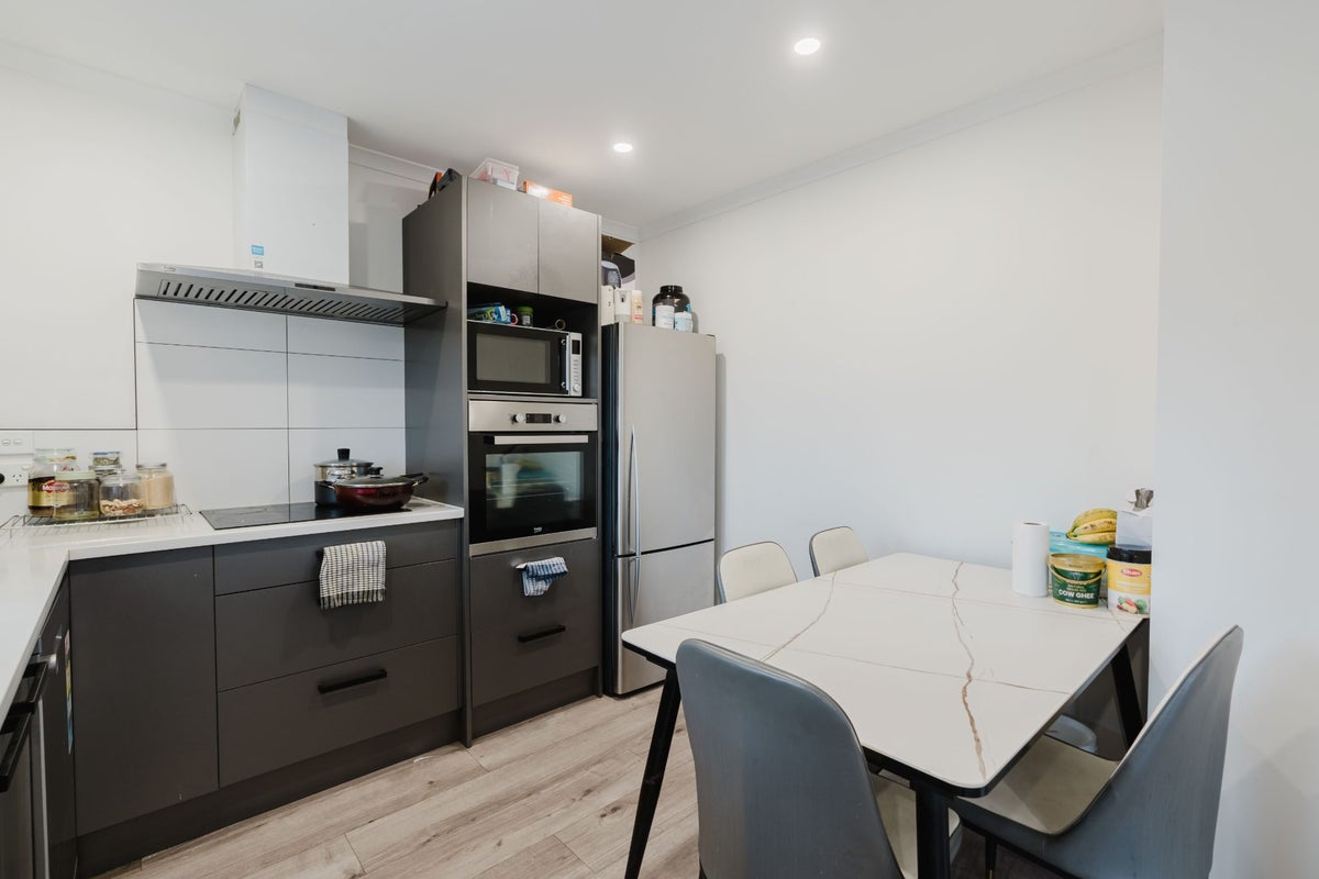2/70 Cameron Road, Hamilton East, Hamilton - Carousel 2