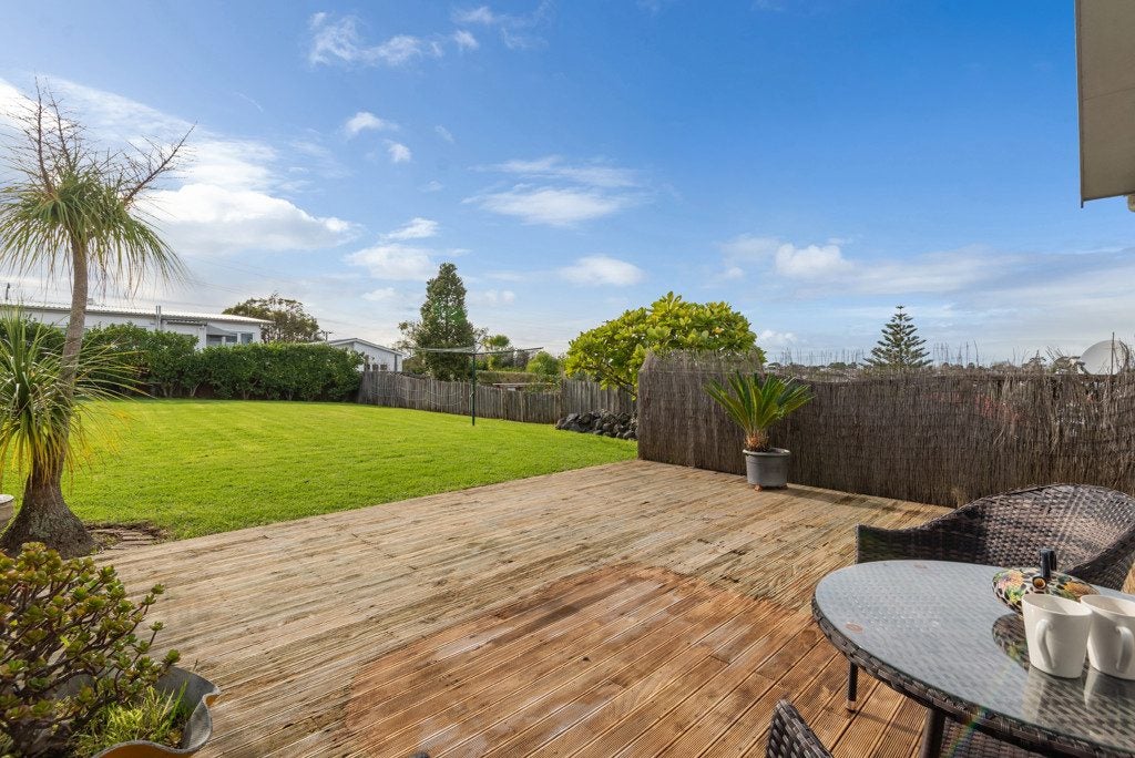 2 Keys Street, Belmont, Auckland - Carousel 2