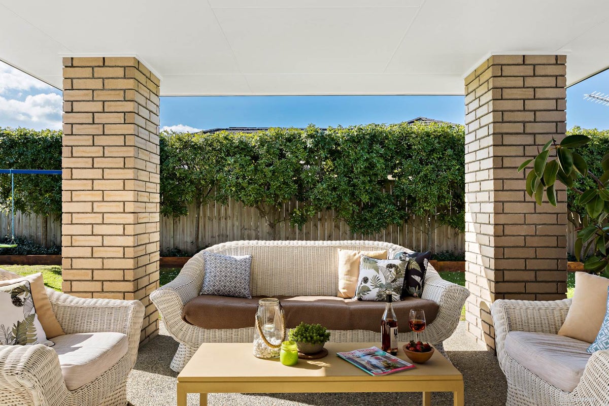 3 Pony Park Place, Beachlands, Auckland - Carousel 2
