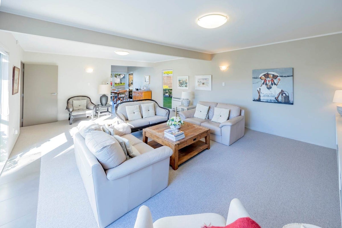 25C Saltburn Road, Milford, Auckland - Carousel 24