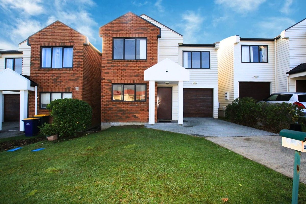 23 Masons Road, Oteha, Auckland - Carousel 1