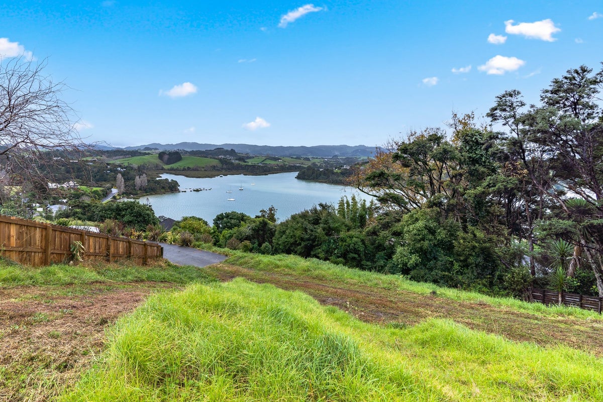 16 Kanuka Road, Sandspit, Warkworth - Carousel 1