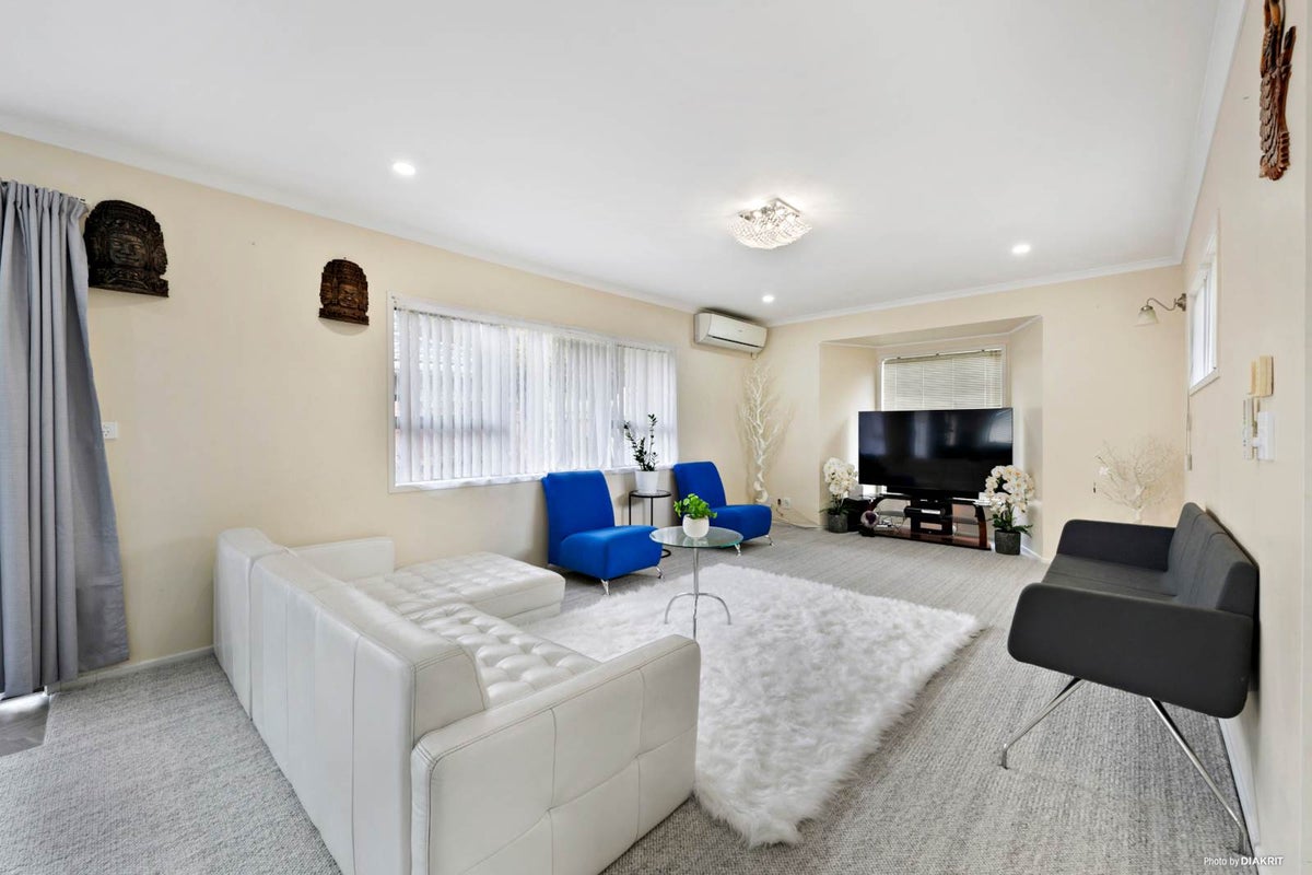 145 Everglade Drive, Totara Heights, Auckland - Carousel 2