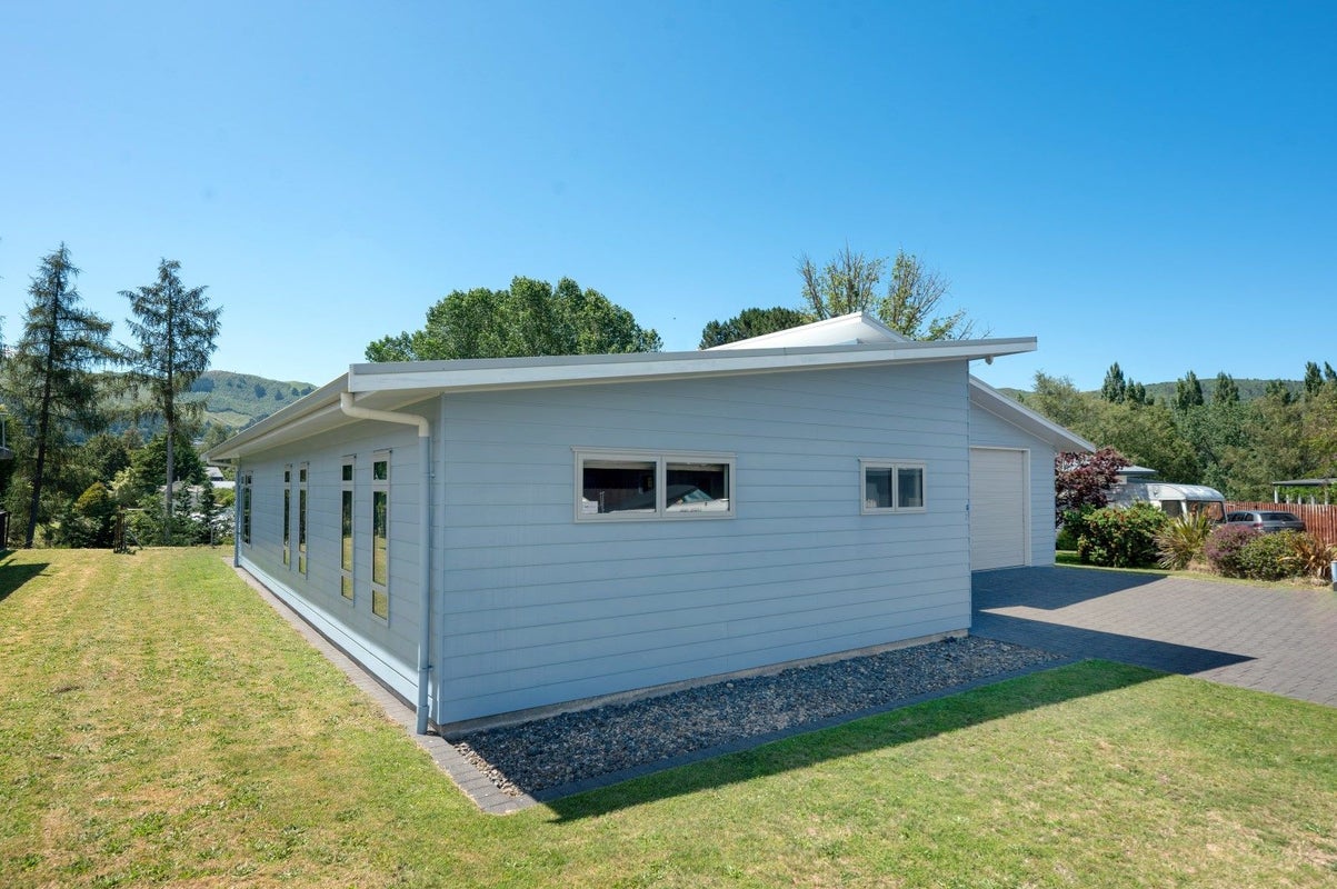 2 Lakemere Way, Kinloch, Taupo - Carousel 2