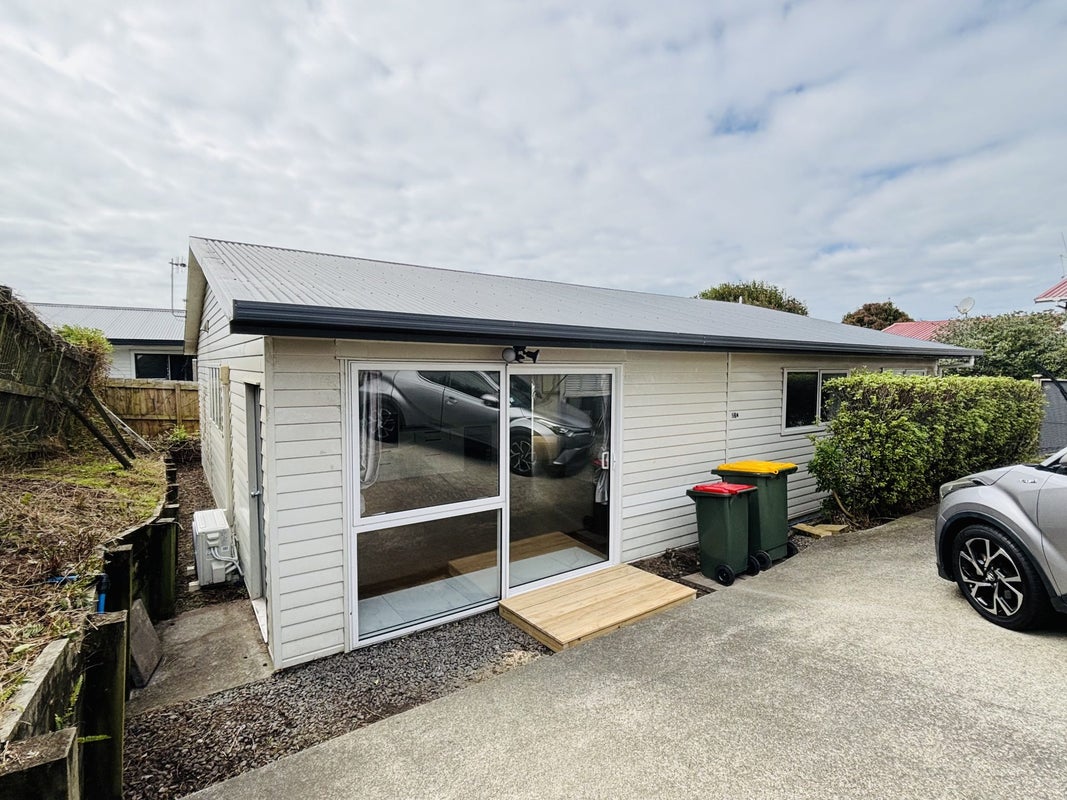 56 Sycamore Drive, Sunnynook, Auckland - Carousel 1
