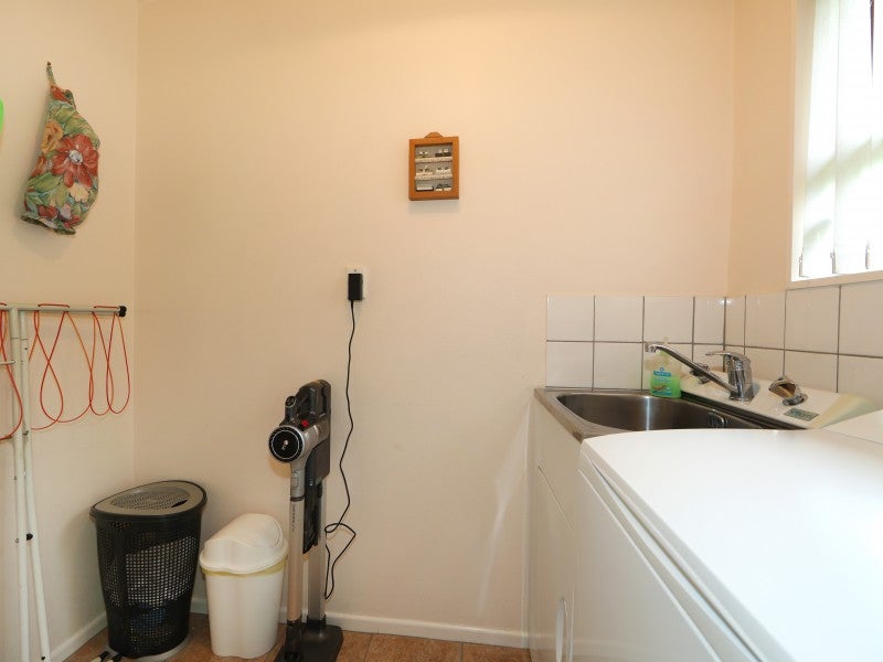 249 Warwick Road, Mayfair, Hastings - Carousel 23