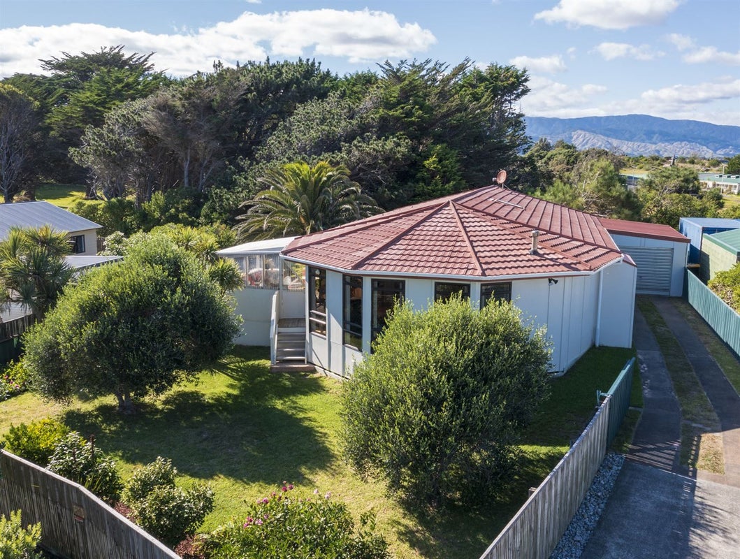24 Scott Avenue, Otaki Beach, Otaki - Carousel 22