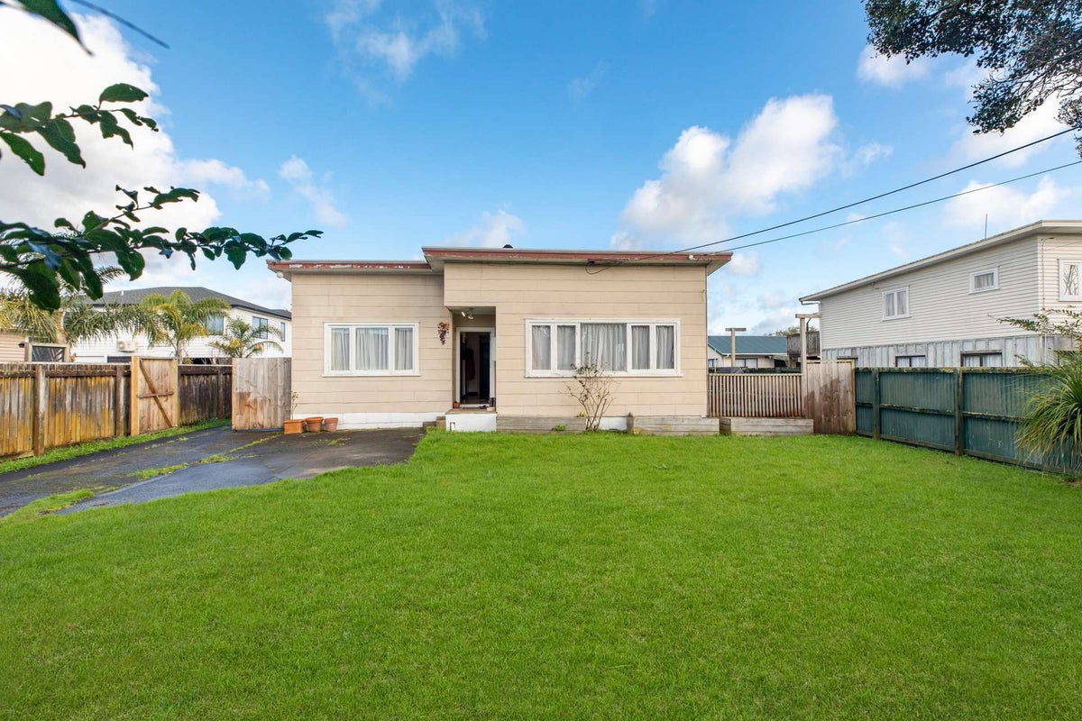 7 Arney Road, Ranui, Auckland - Carousel 1