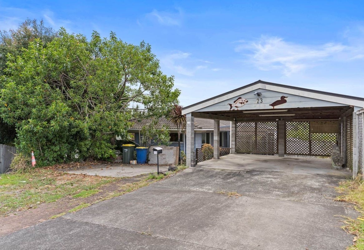 23 Erica Road, Sunnynook, Auckland - Carousel 1