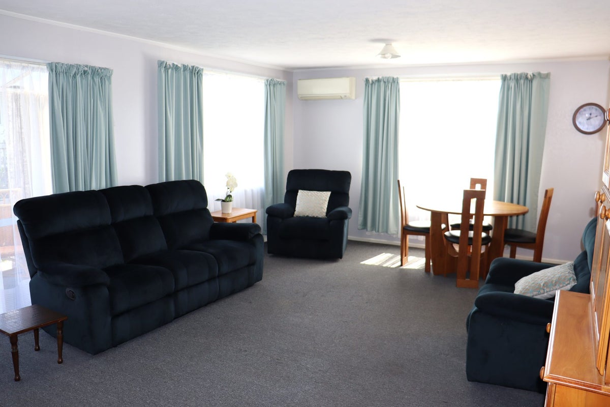 10 Elizabeth Crescent, Oamaru North, Oamaru - Carousel 2