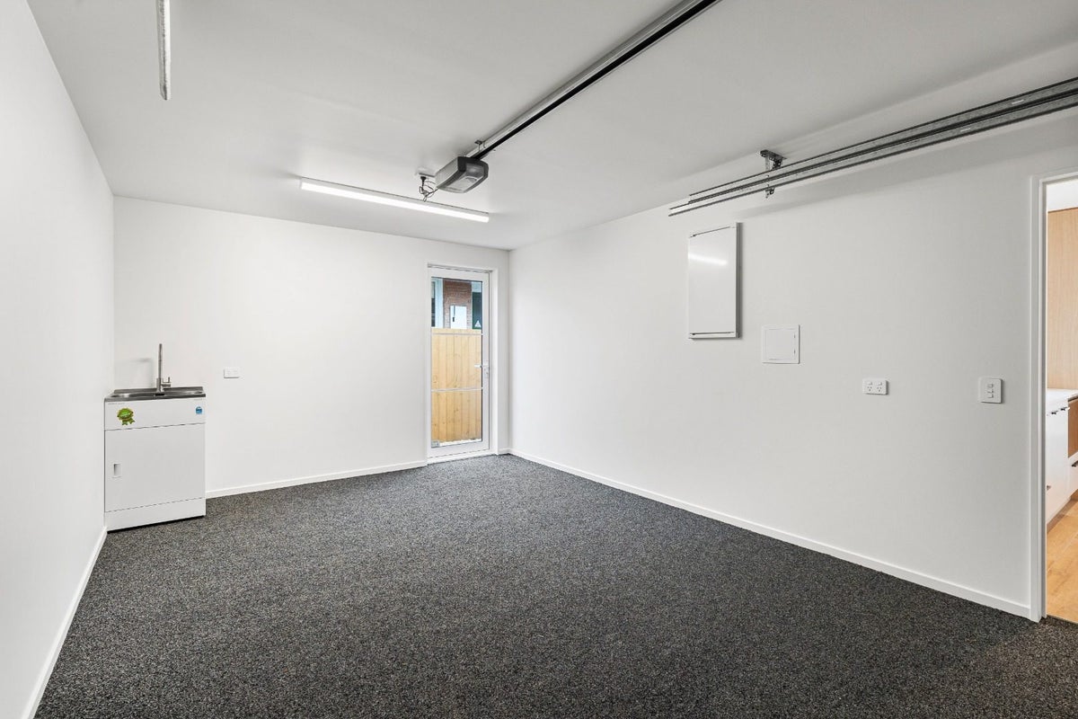2/8 Shearer Avenue, Papanui, Christchurch - Carousel 7
