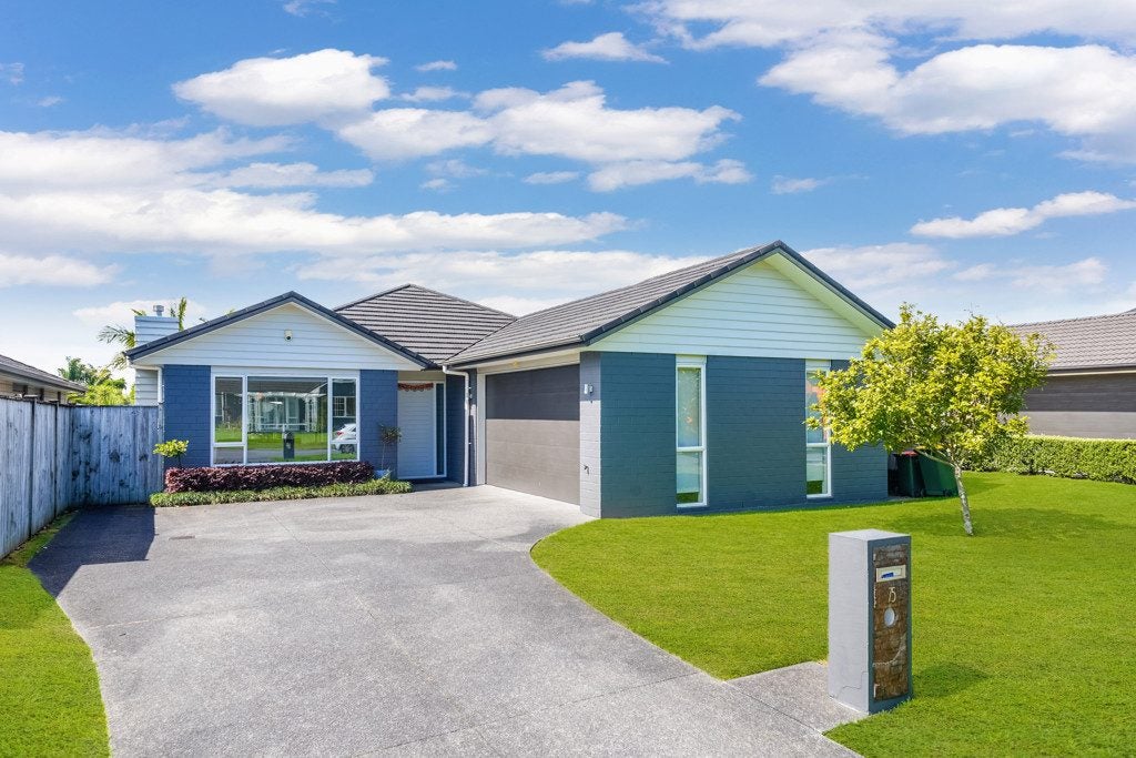 75 Castellina Drive, Karaka, Papakura - Carousel 1