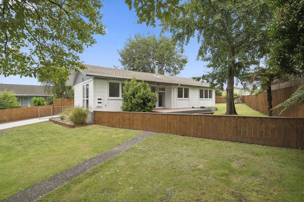 44 Joanne Crescent, Pukehangi, Rotorua - Carousel 1