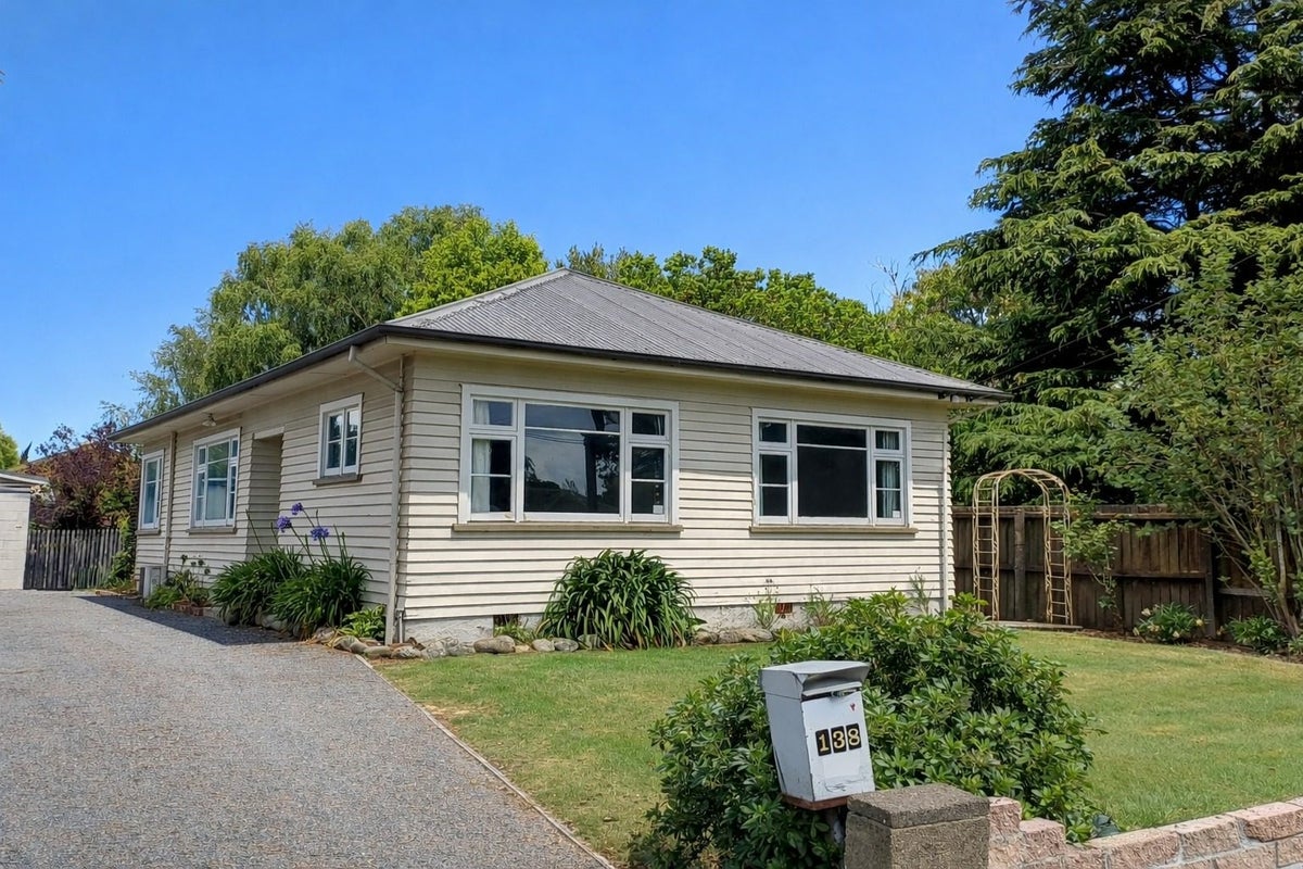 138 Vagues Road, Northcote, Christchurch - Carousel 1