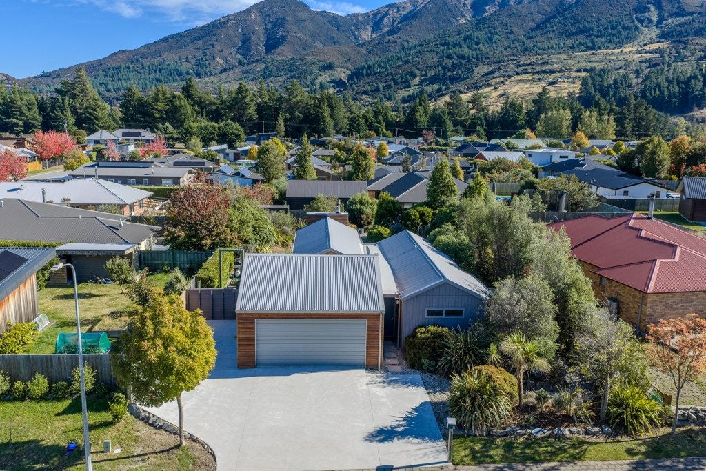 20 Bell Street, Lake Hawea, Wanaka, Otago - Carousel 2
