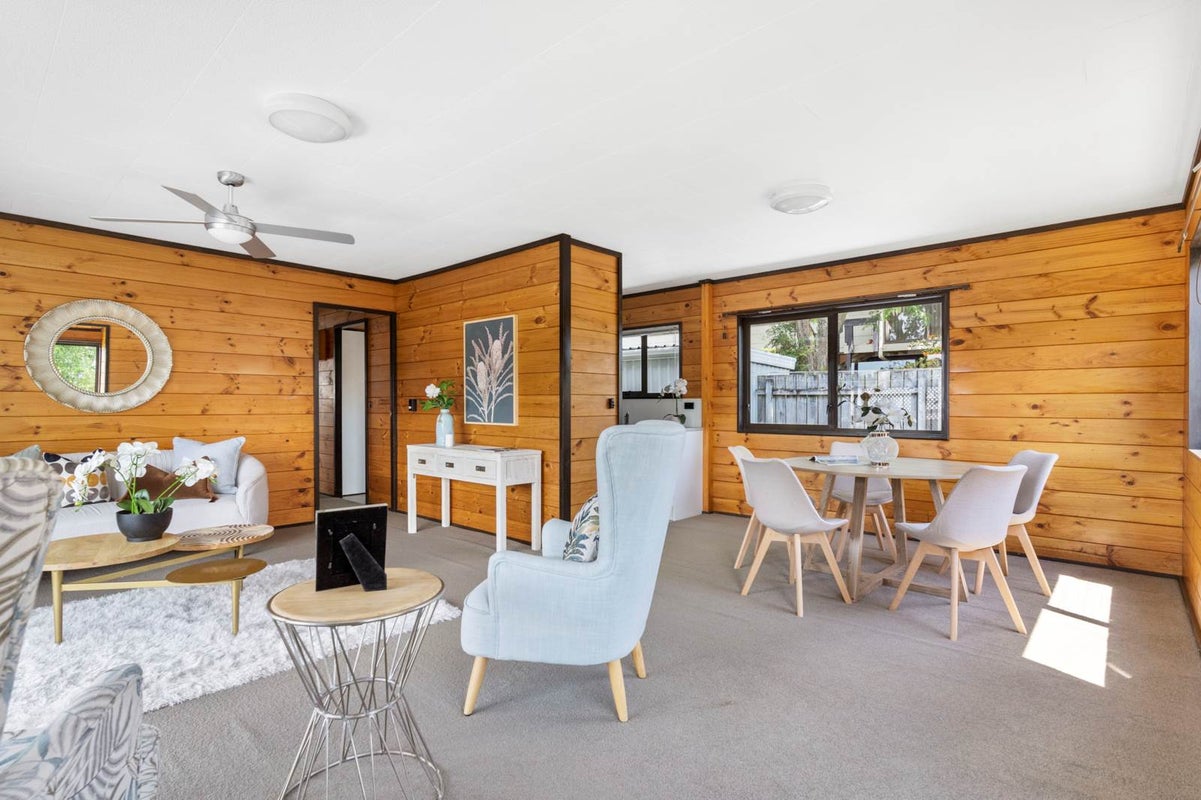 1/62 Glennandrew Drive, Half Moon Bay, Auckland - Carousel 2