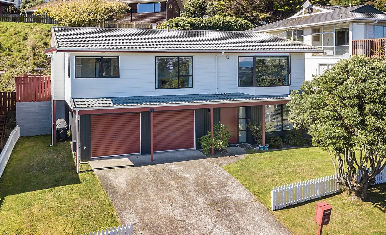 71 Leeward Drive, Whitby, Porirua - Carousel 1