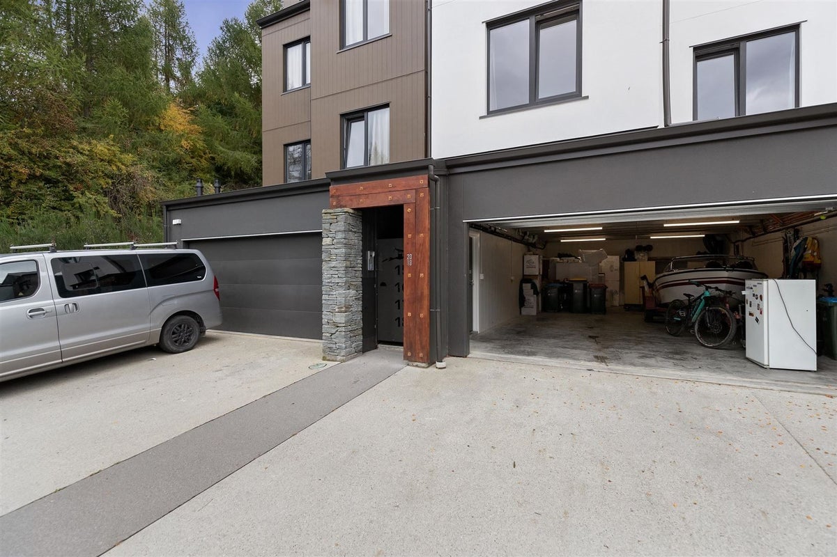 16/18 George Bullen Lane, Arthurs Point, Queenstown - Carousel 17