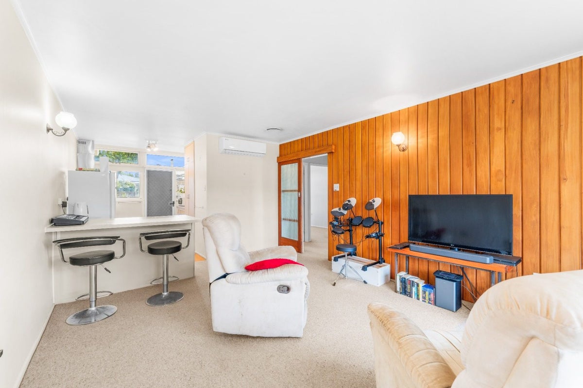 1/76 Lake Road, Northcote, Auckland - Carousel 2