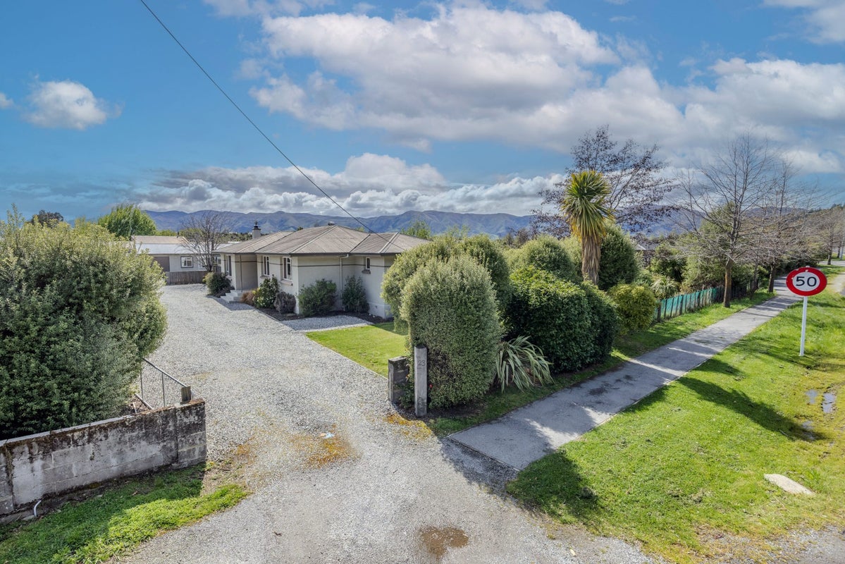 23 Main Road, Luggate, Wanaka - Carousel 37