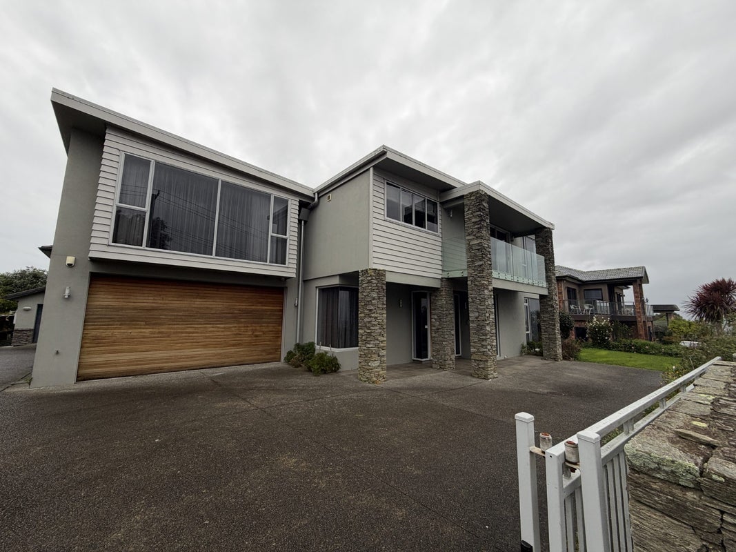 133 Redoubt Road, Goodwood Heights, Auckland - Carousel 1