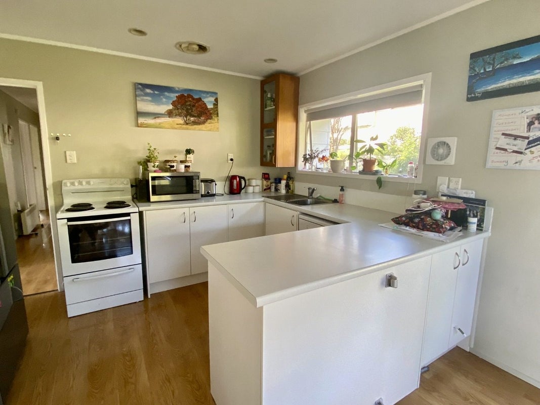 20 Simon Ellice Drive, Bayview, Auckland - Carousel 2