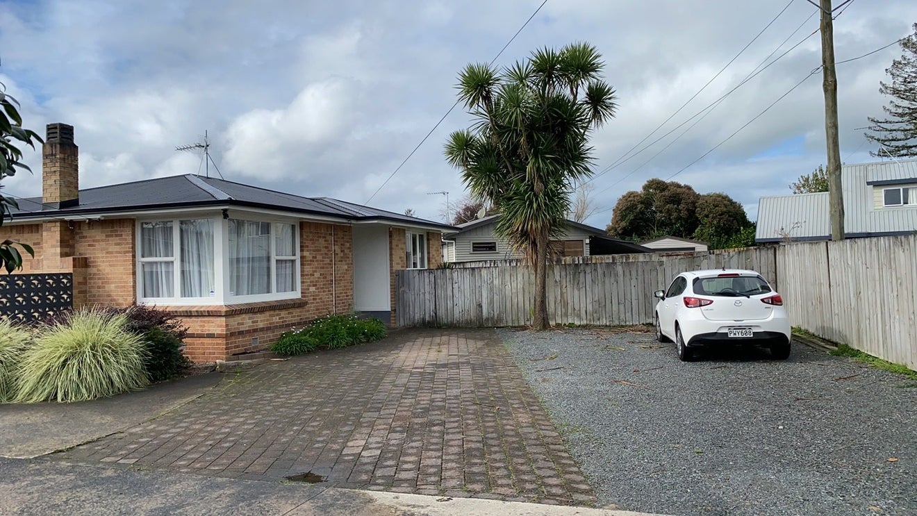 44 Tomin Road, Glenview, Hamilton - Carousel 2