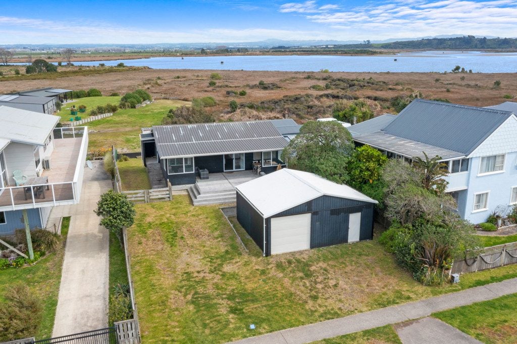 518 Pukehina Parade, Pukehina, Te Puke - Carousel 26