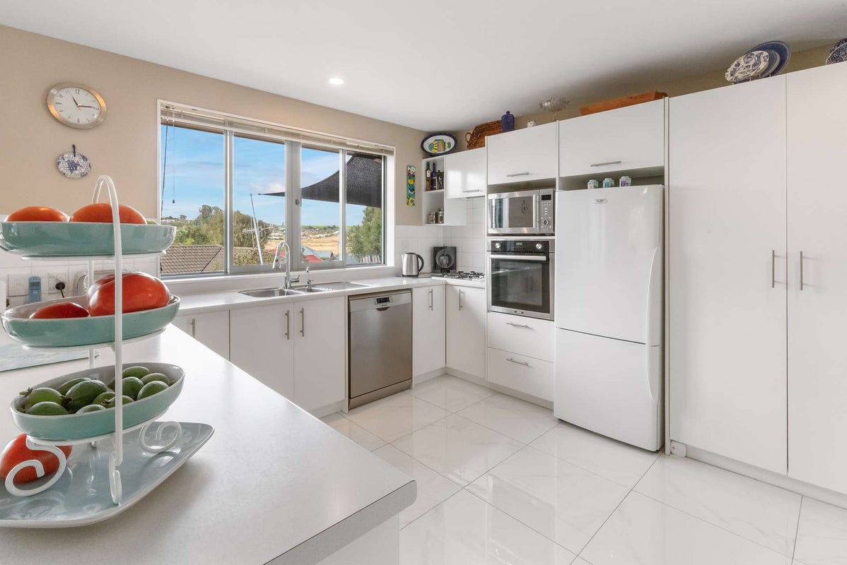 18 Friesian Place, Grandview Heights, Hamilton - Carousel 1