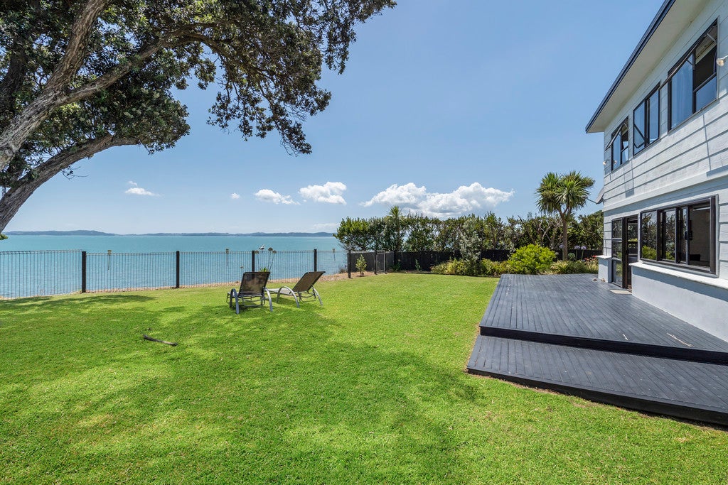 15 Hawke Crescent, Beachlands, Auckland - Carousel 2
