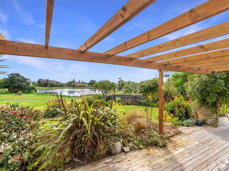 17 Barrett Drive, Waikanae Beach, Waikanae - Carousel 2