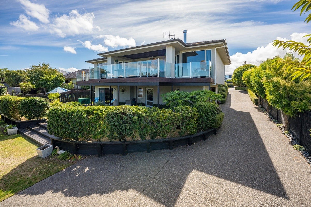 17 Gillies Avenue, Taupo, Taupo - Carousel 1