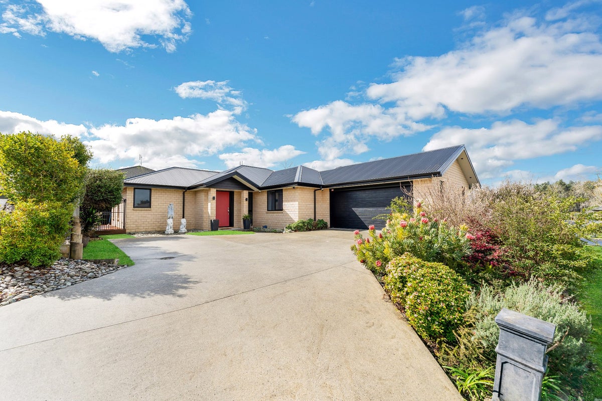 27 Moira Drive, Tuakau, Tuakau - Carousel 1