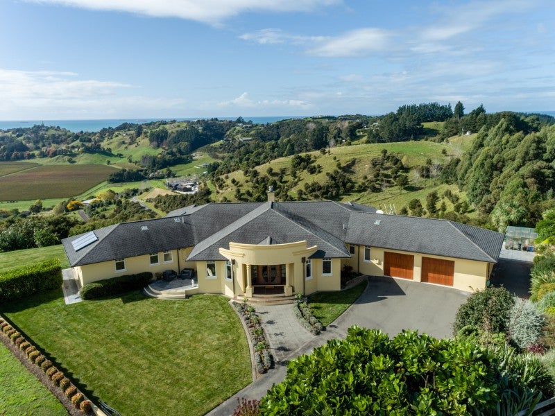 91 Eskridge Drive, Eskdale, Napier - Carousel 1