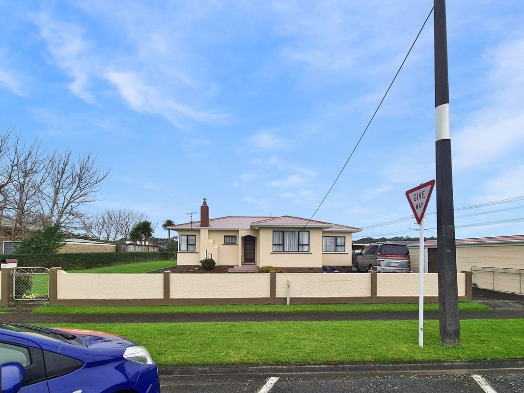 12 Grey Street, Waitara, Waitara - Carousel 14