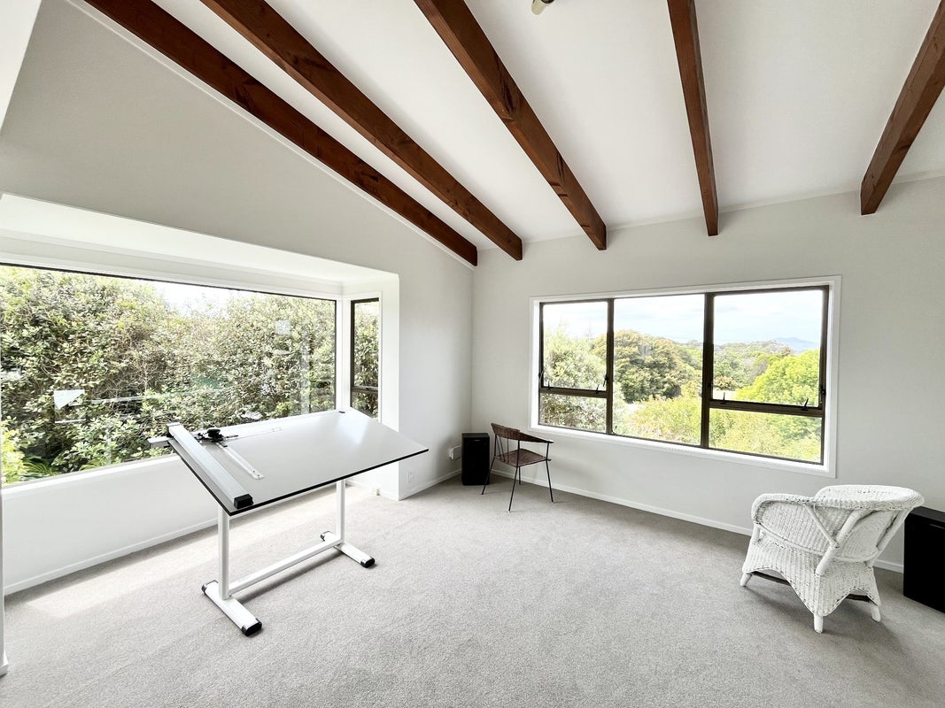 1/3 Peter Terrace, Castor Bay, Auckland - Carousel 2