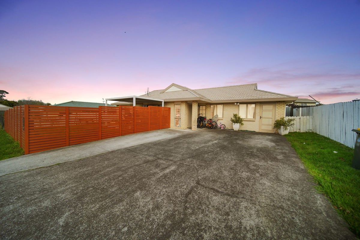 8 Aspenwood Place, Favona, Auckland - Carousel 2