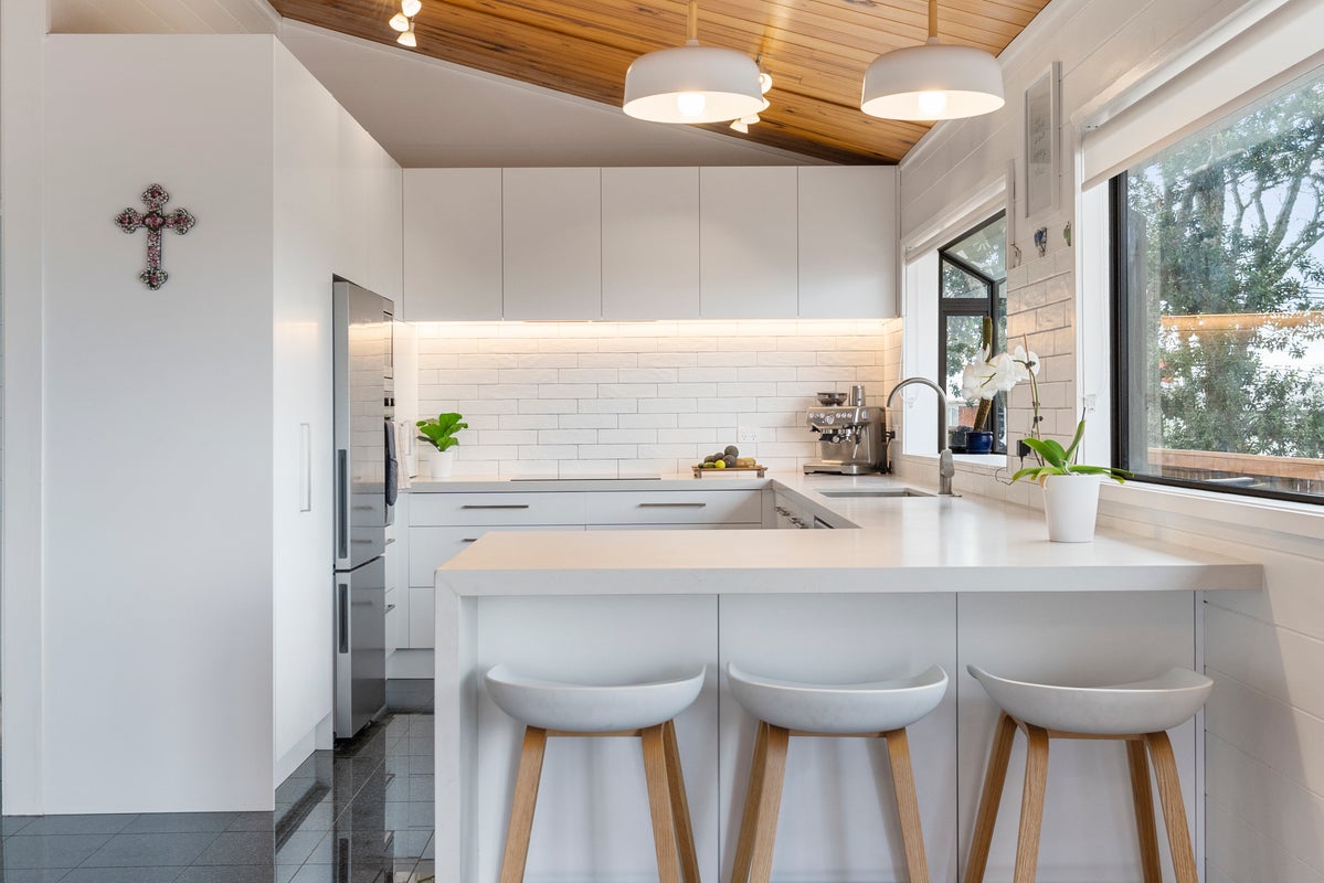1/158 Cliff View Drive, Green Bay, Auckland - Carousel 2