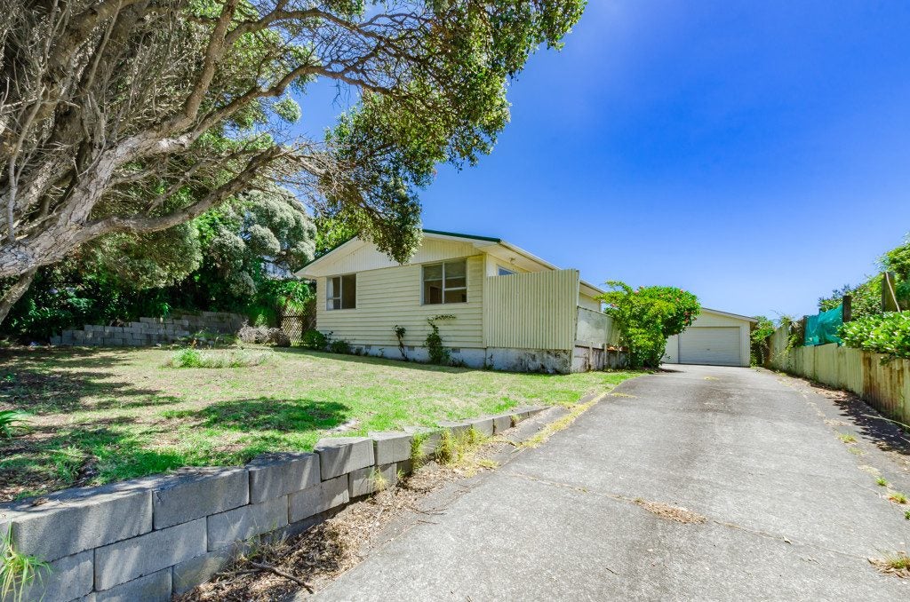 61 Queens Road, Waikanae Beach, Waikanae - Carousel 2
