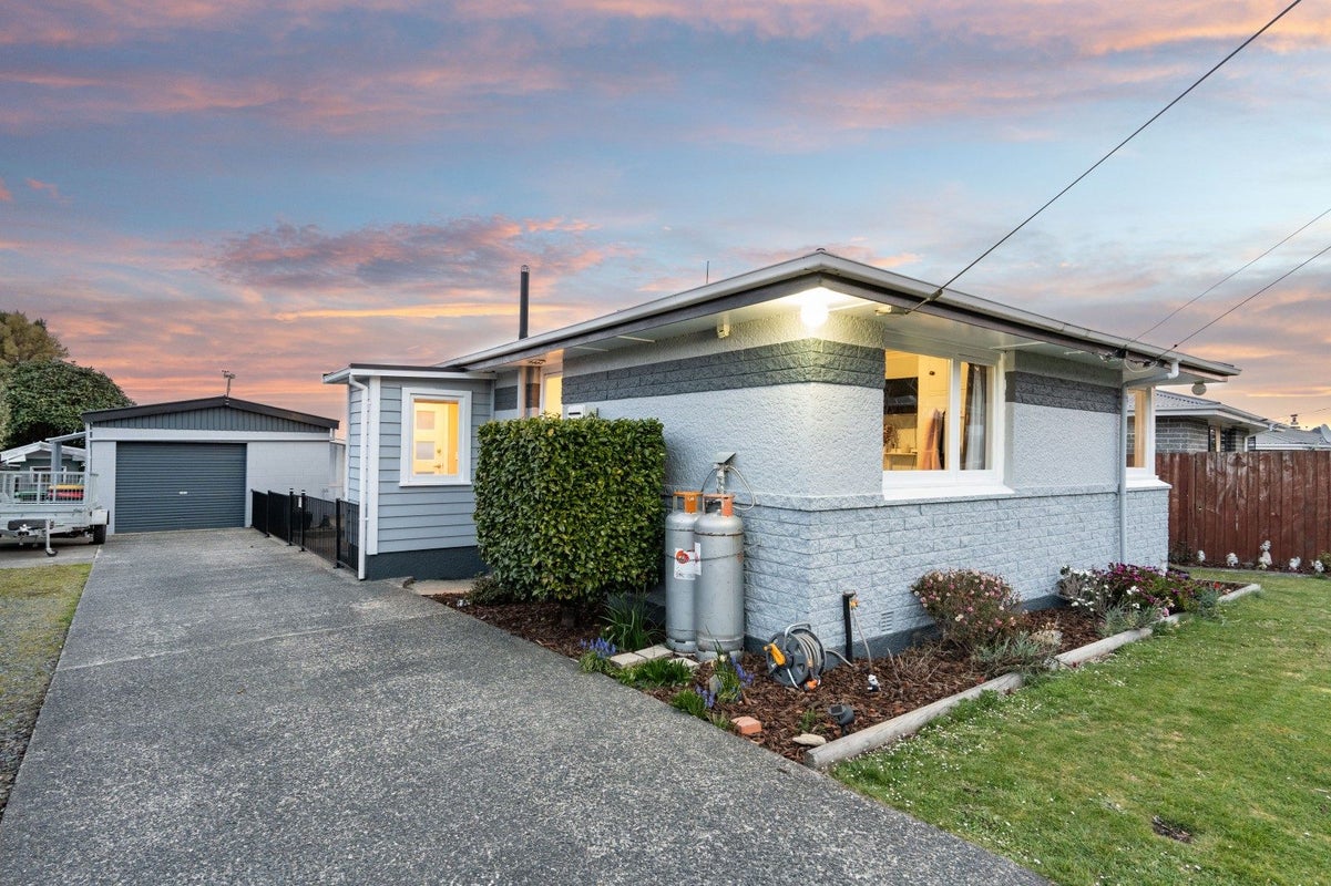 22 Stephen Street, Halfway Bush, Dunedin, Otago - Carousel 2