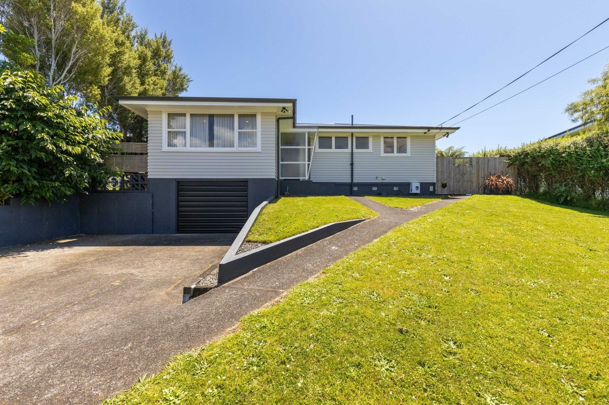 52 Clawton Street, Westown, New Plymouth - Carousel 1
