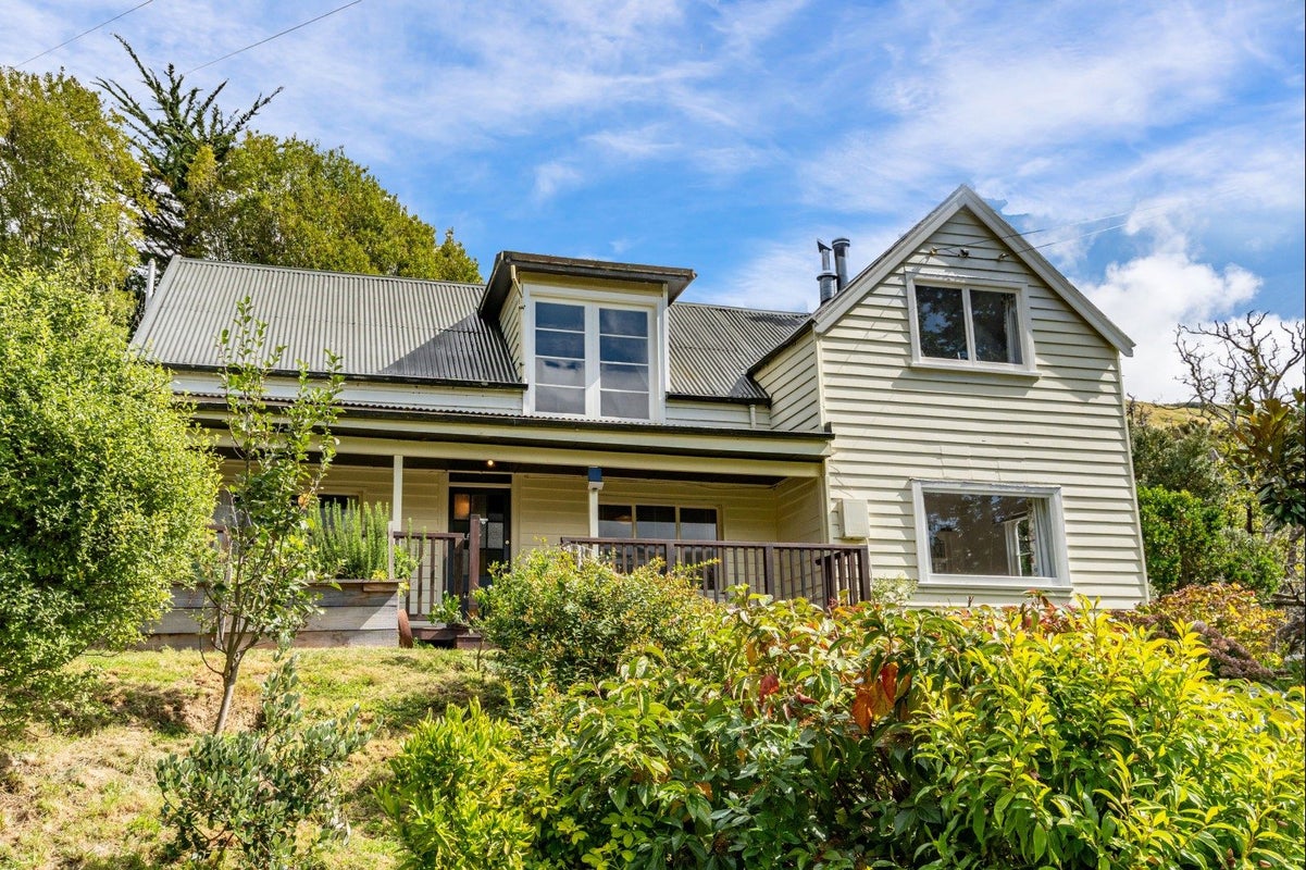 8 Shadbolts Road, Pigeon Bay, Akaroa - Carousel 2