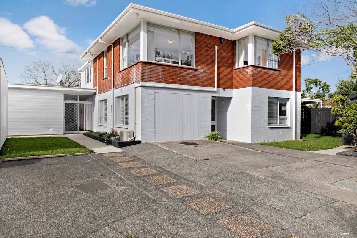 76 Lake Road, Narrow Neck, Auckland - Carousel 1
